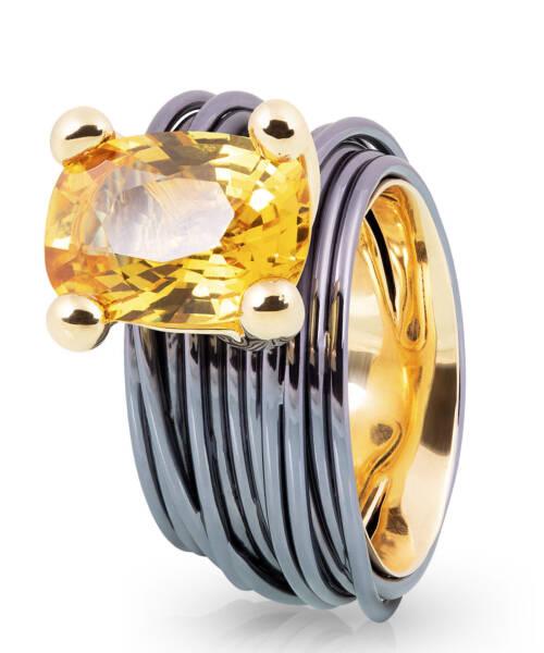 The Wire Ring with Yellow Sapphire