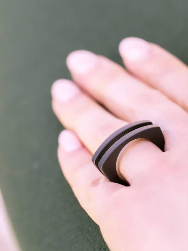 Ceramic triangle ring in matte black