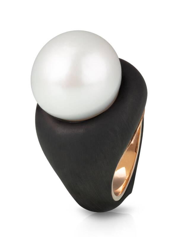 South Sea pearl carbon ring with rose gold coating
