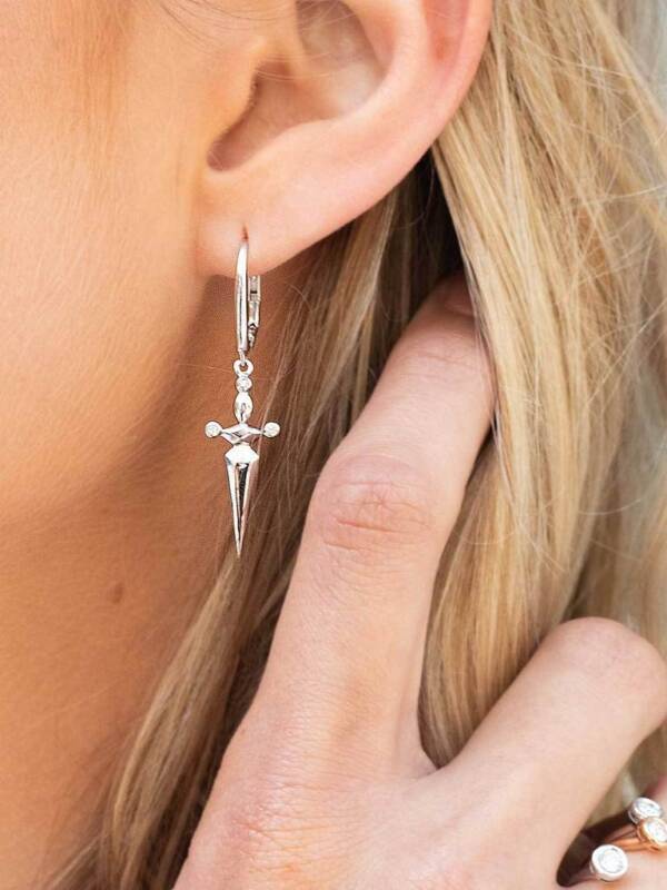 dagger earrings in 18k white gold with diamonds