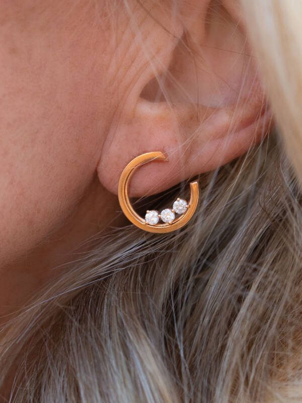 rose-gold-rg-full-carbon-earrings-3-diamonds-carbon-on-carbon
