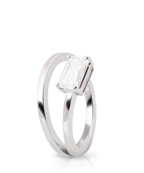 V-Ring with Emerald Cut Diamond in White Gold