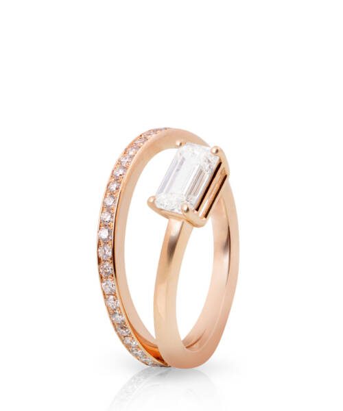 V-Ring with Emerald Cut Diamond in Rose Gold
