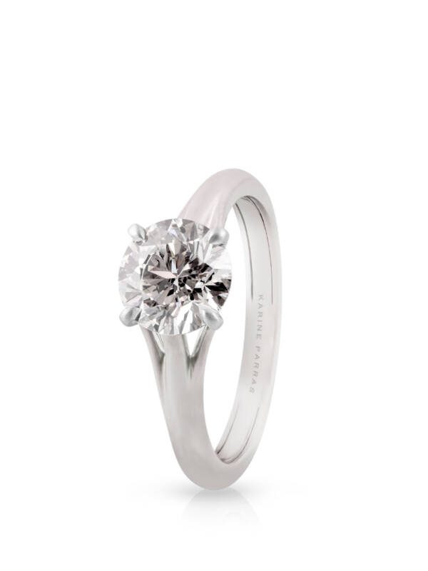 round engagement ring in white gold wg