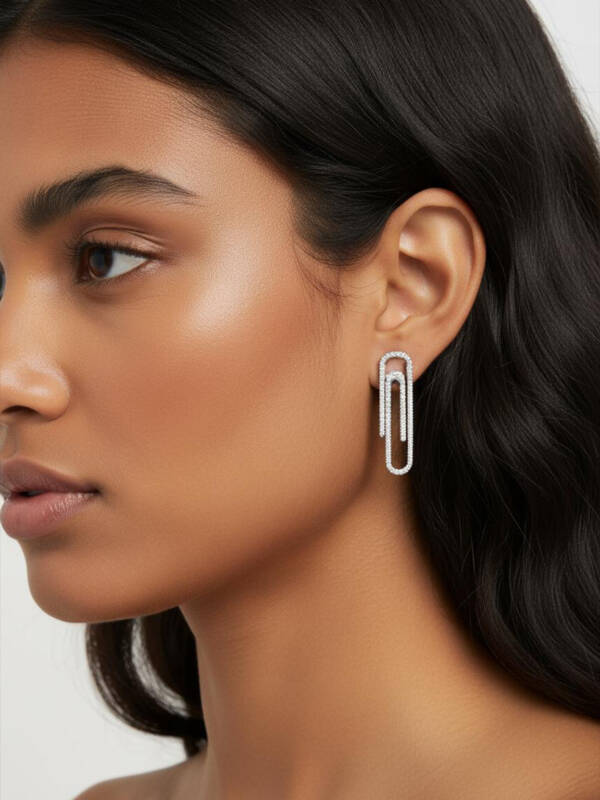 "Paperclip" Earrings in White Gold - Image 2