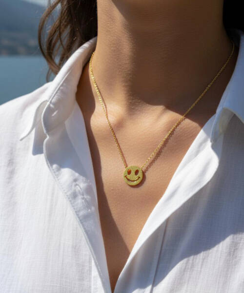 Smiley Necklace in Yellow Gold