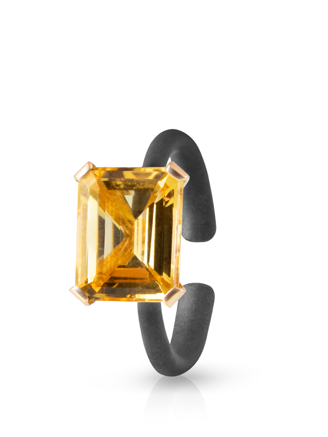 Titanium Ring with Beryl in Black